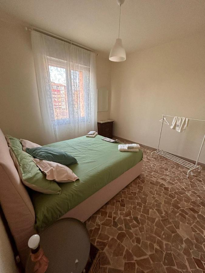 Camere In Appartamento Condiviso Vista San Luca Bologna Bagian luar foto