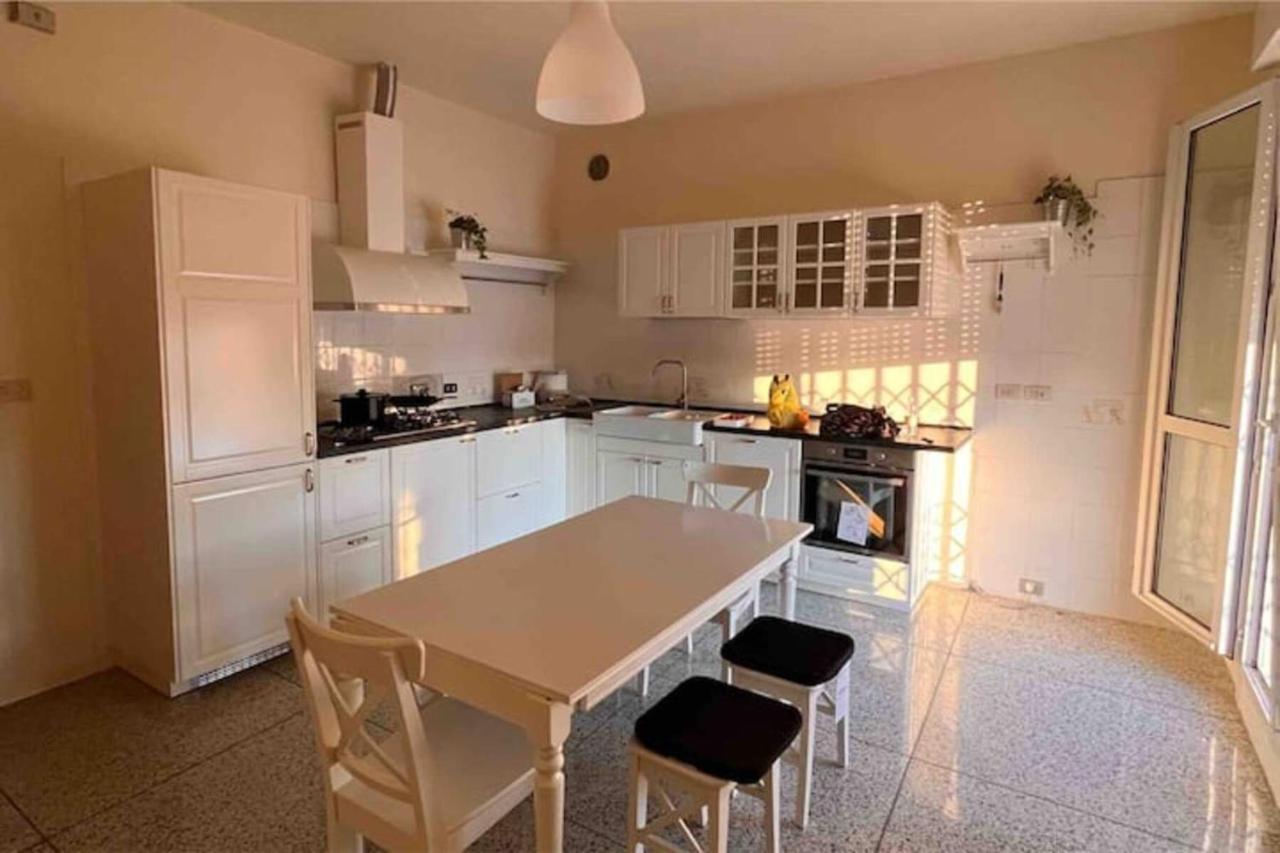 Camere In Appartamento Condiviso Vista San Luca Bologna Bagian luar foto