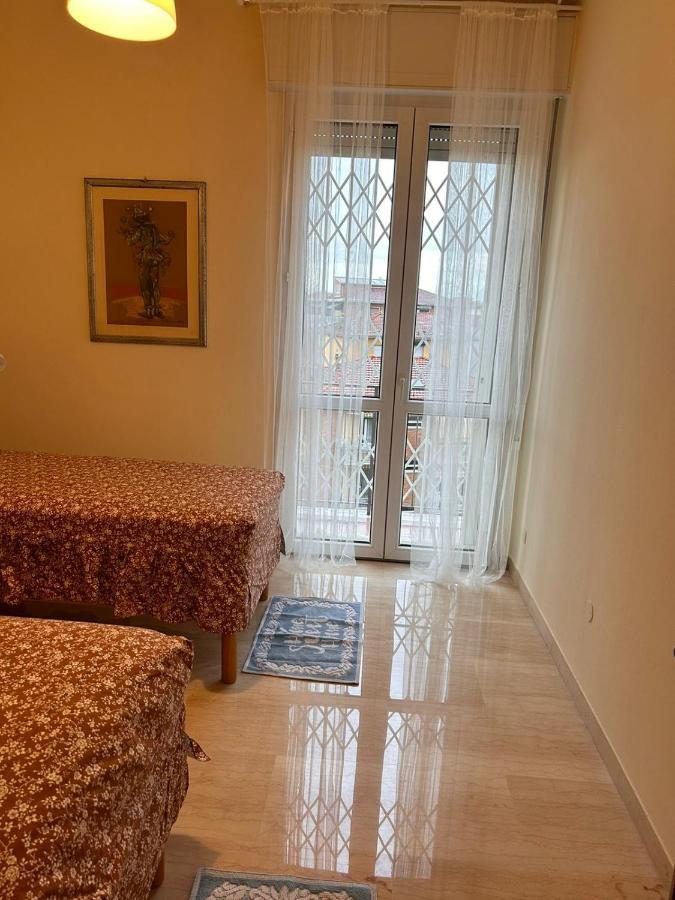 Camere In Appartamento Condiviso Vista San Luca Bologna Bagian luar foto
