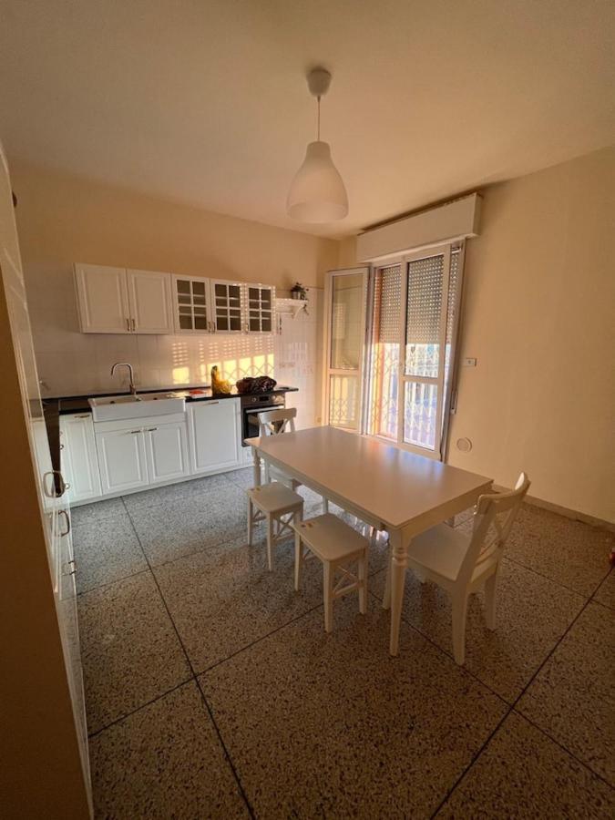 Camere In Appartamento Condiviso Vista San Luca Bologna Bagian luar foto
