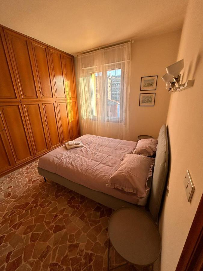 Camere In Appartamento Condiviso Vista San Luca Bologna Bagian luar foto
