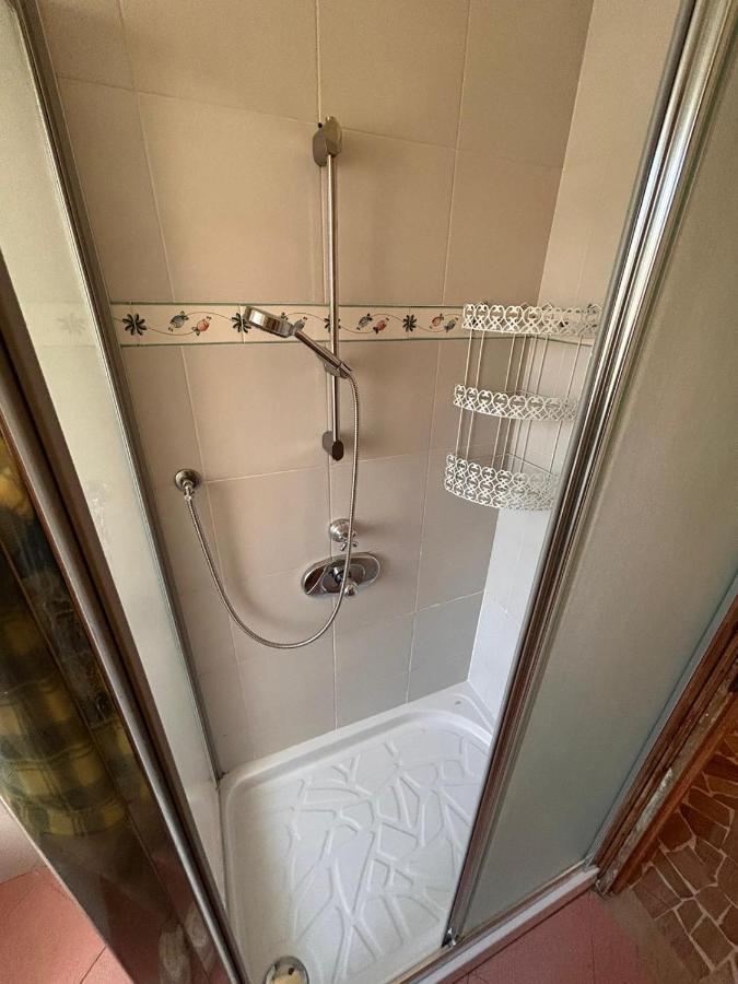 Camere In Appartamento Condiviso Vista San Luca Bologna Bagian luar foto
