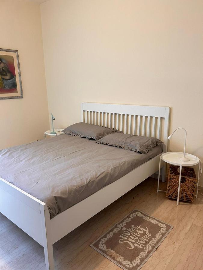 Camere In Appartamento Condiviso Vista San Luca Bologna Bagian luar foto