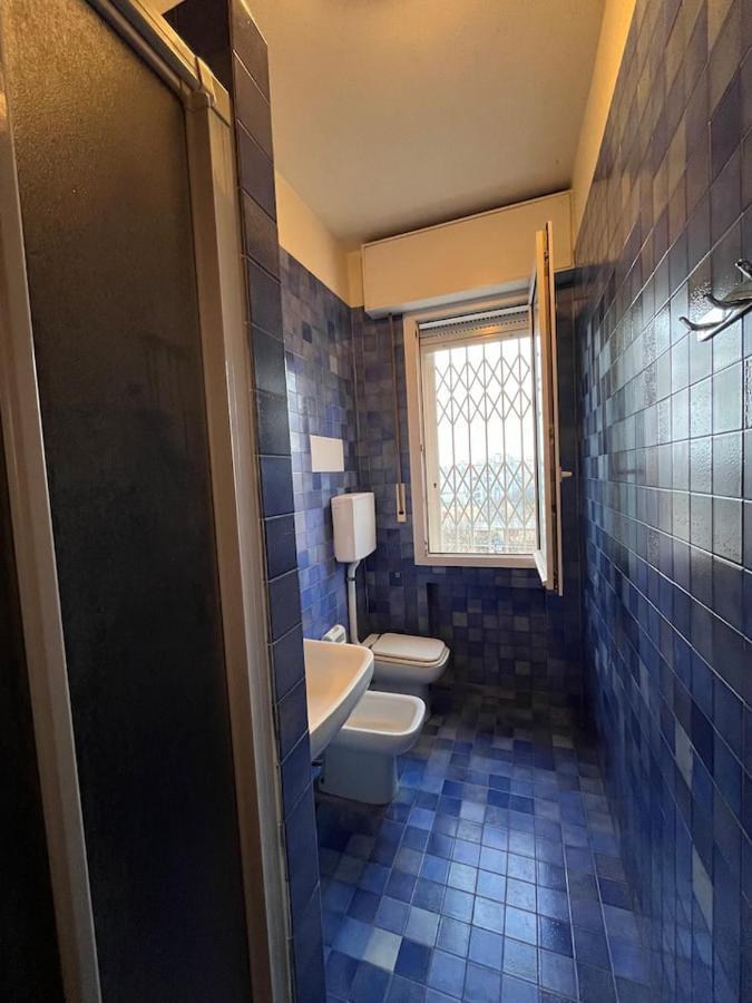 Camere In Appartamento Condiviso Vista San Luca Bologna Bagian luar foto