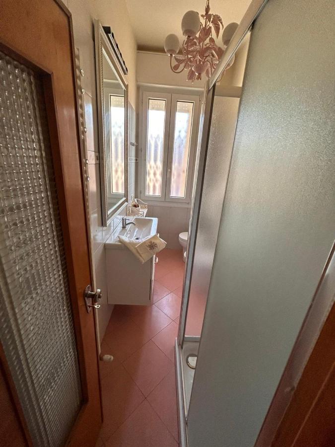 Camere In Appartamento Condiviso Vista San Luca Bologna Bagian luar foto